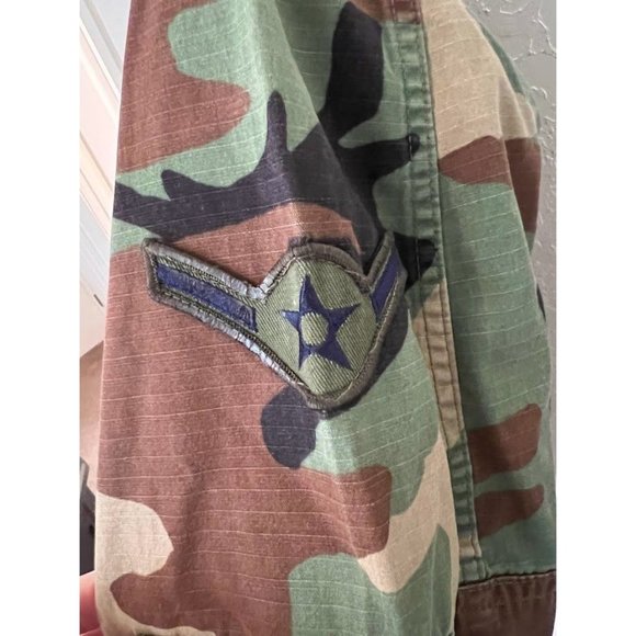 Vintage U.S. Air Force Issued Woodland Camo Shirt/Jacket with Patches - Picture 8 of 8